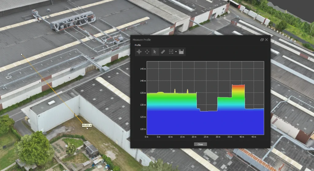 3D-Modell einer Industriehalle mit RTK-gestütztem Höhenprofil – präzise digitale Zwillinge für Planung und technische Inspektion.
