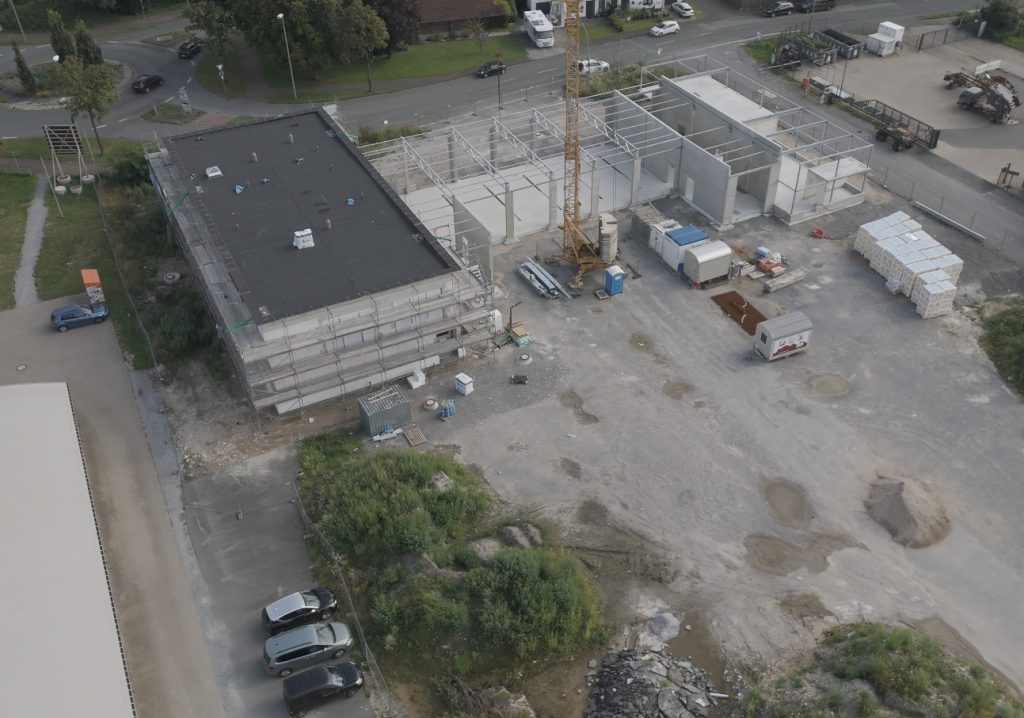 Drohnen-Luftbild einer aktiven Baustelle zur lückenlosen Dokumentation des Baufortschritts. Ideal für Bautagebücher, Projektkontrolle und Nachweise.